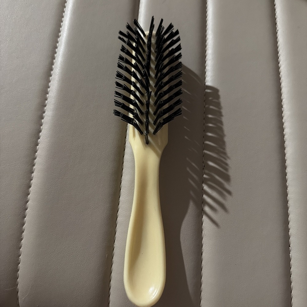 VTG Unbranded Hair Brush Nylon Bristles 6.5" Cream Plastic Handle Purse Size